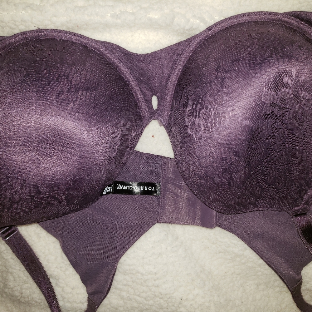 44DDD torrid t-shirt bra
